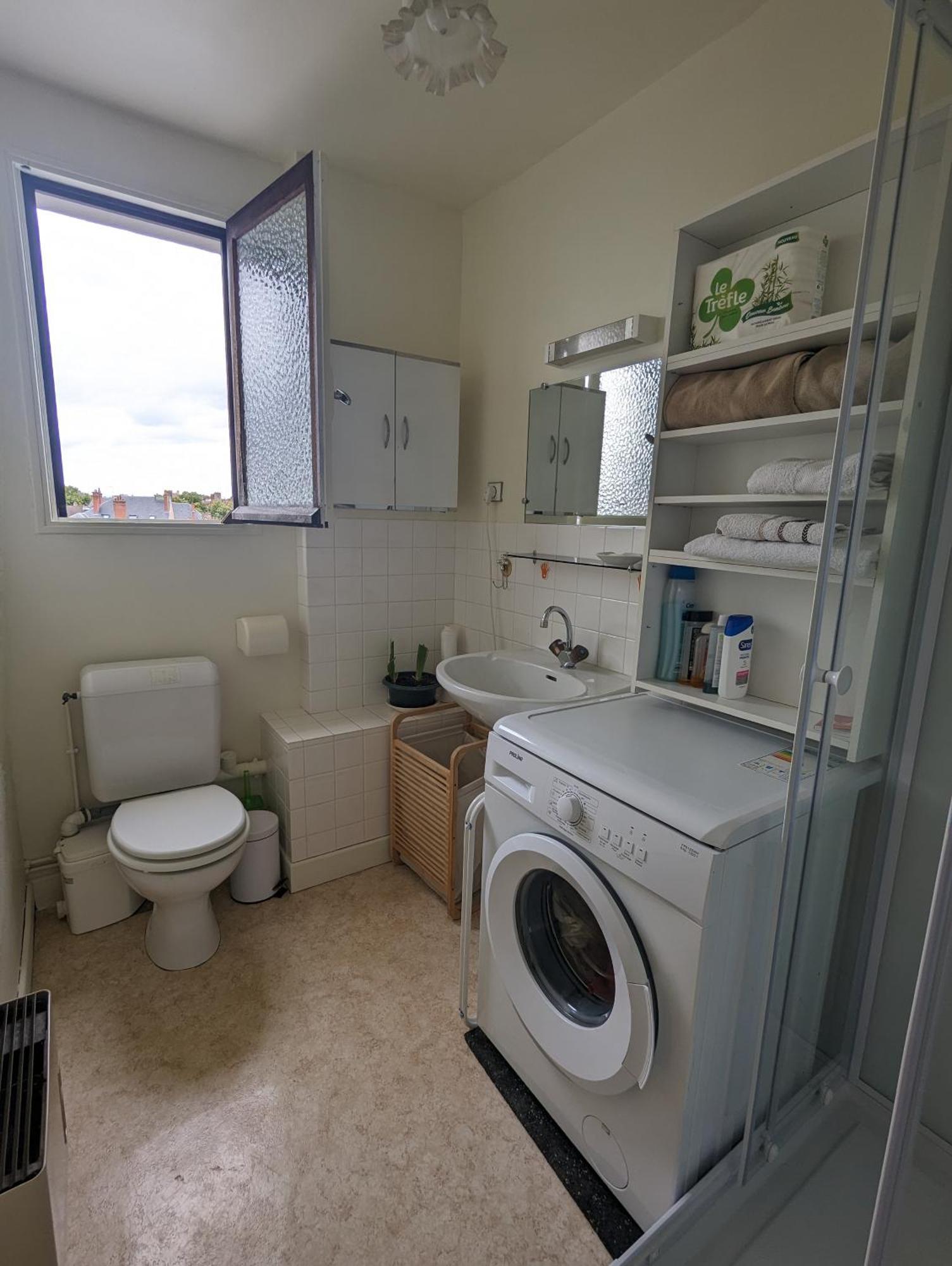 Studio 63M2 3Eme Etage Ou Chambre Dans Appartement 2Eme Etage Pour Sejours A Moulins Moulins  Zewnętrze zdjęcie